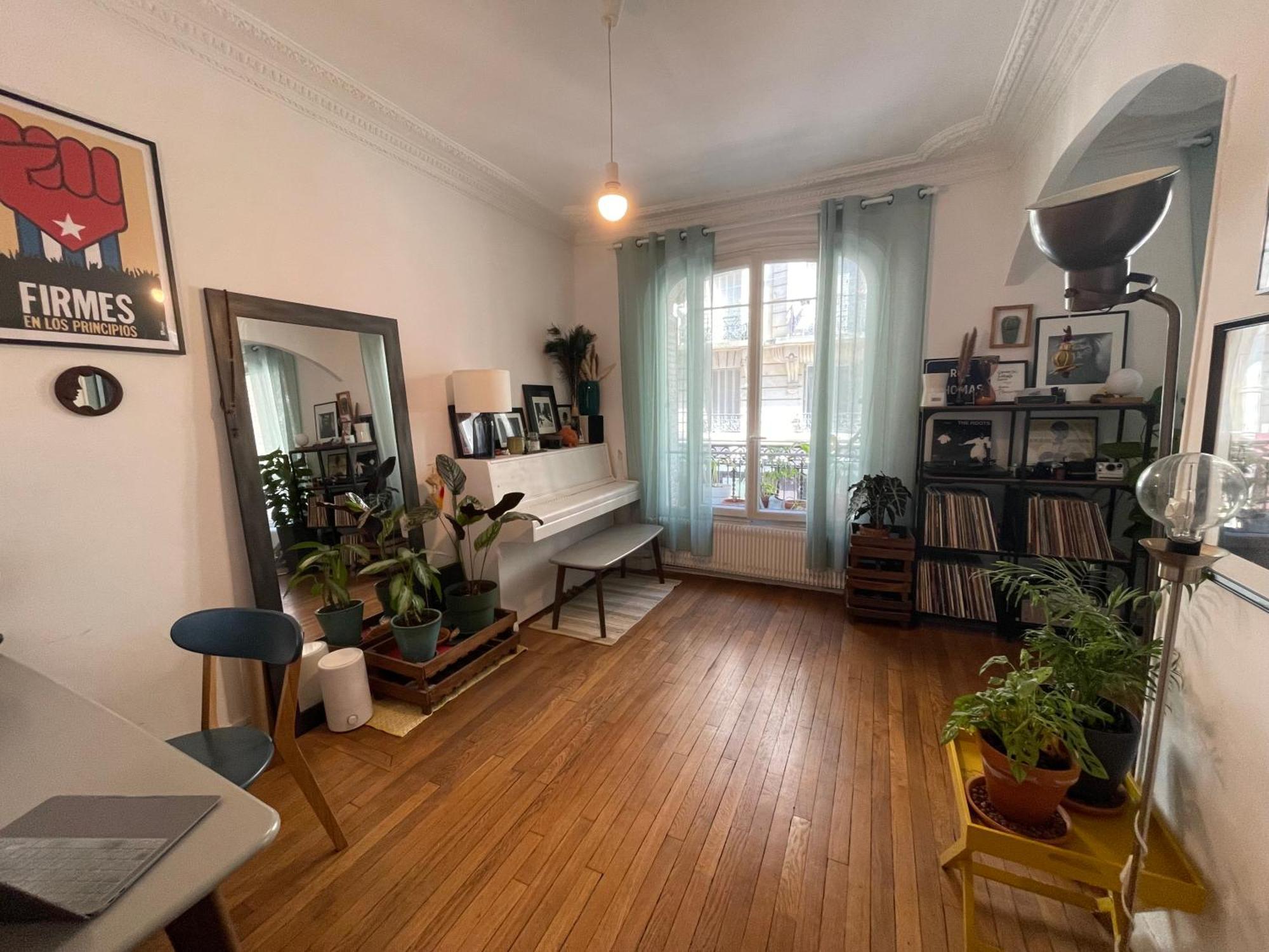 Haussmannian Flat Appartamento